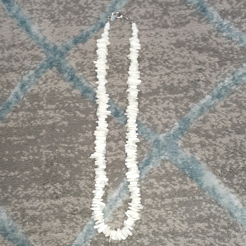 Hawaiian puka chip shells Necklace